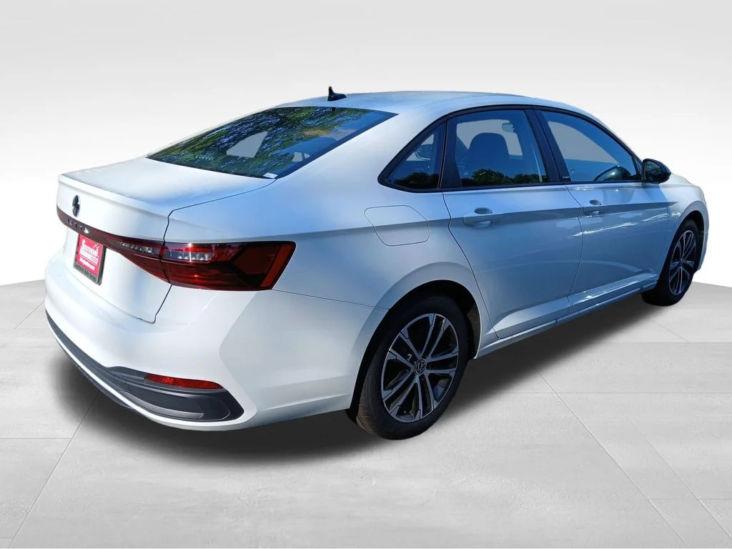 New 2026 White Volkswagen 1.5T Sport image 5