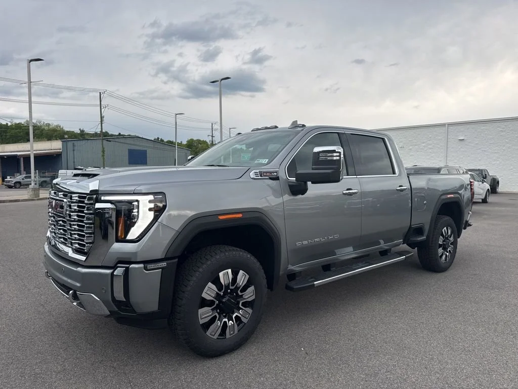 2026 GMC Sierra 4WD Crew Cab Standard Box Denali's photo