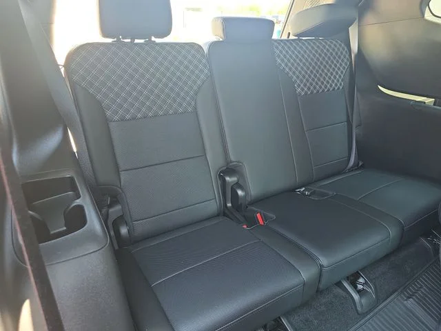 Used 2025 Silver GMC Denali image 13