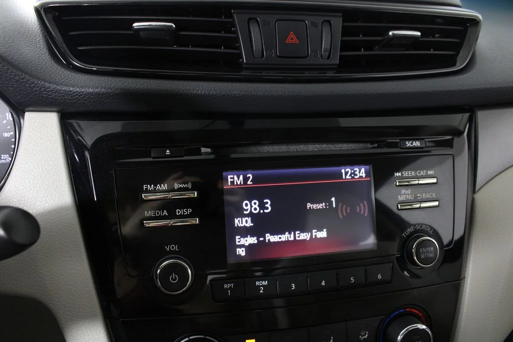 Used 2017 Blue Nissan S image 28