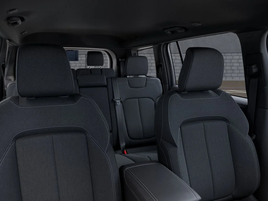 New 2026 Bright White Clear-Coat Exterior Paint Jeep Laredo image 26