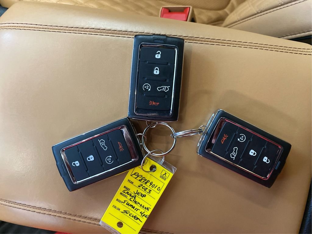 Used 2023 Silver Jeep Summit 4xe image 24