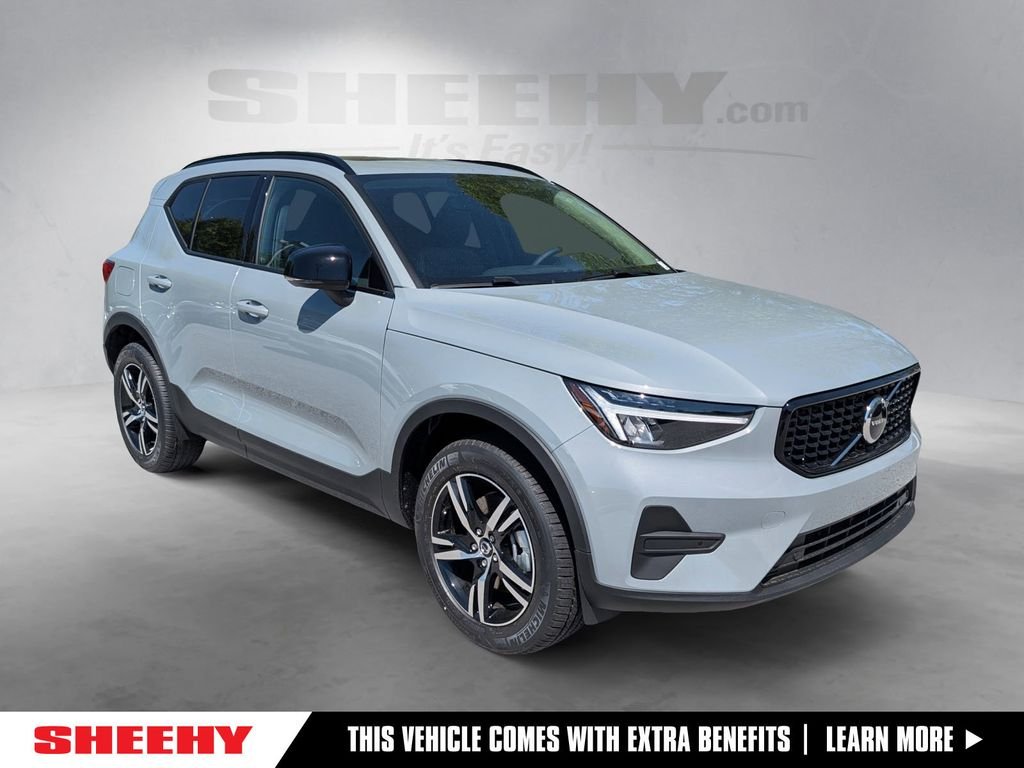 2026 Volvo XC40 B5 Core Dark AWD's photo
