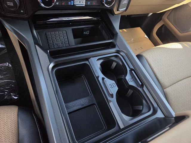 New 2026 Star White Metallic Tri-Coat Ford F-350® Lariat® image 31