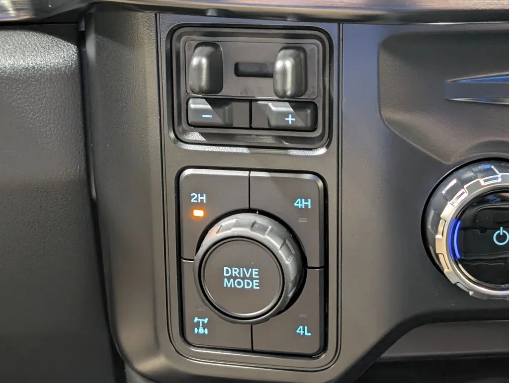 New 2026 Carbonized Gray Metallic Ford F-250® Lariat® image 7