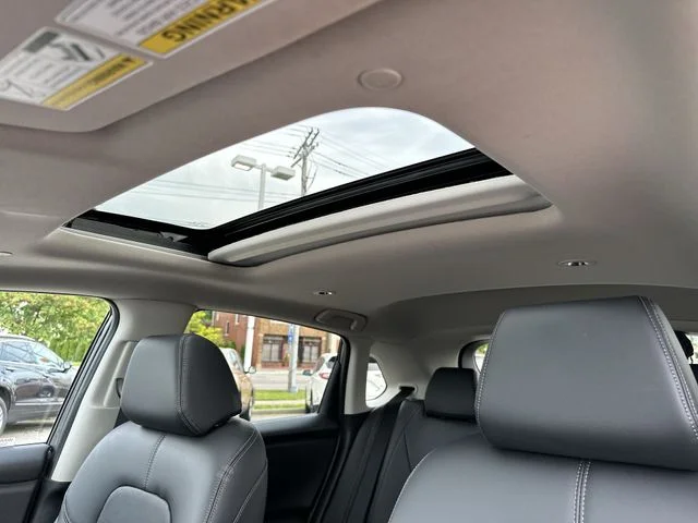 Used 2024 Gray Honda EX-L image 18