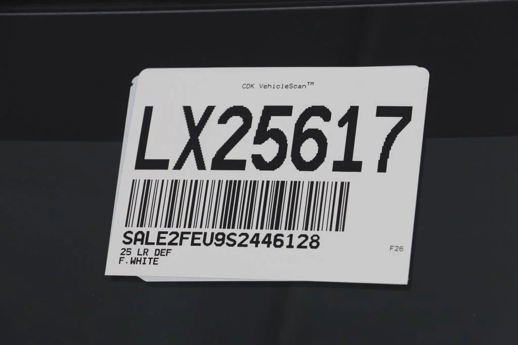 Certified Used 2025 White Land Rover X-Dynamic SE image 26