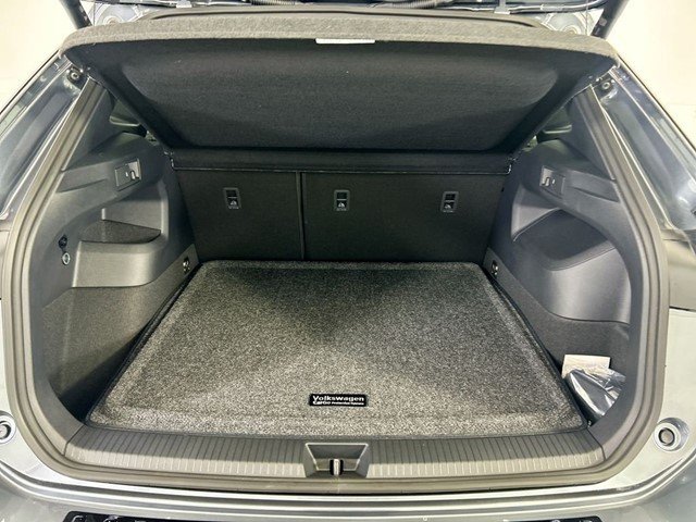 New 2026 Platinum Gray Metallic Volkswagen 2.0T SE R-Line Black image 26