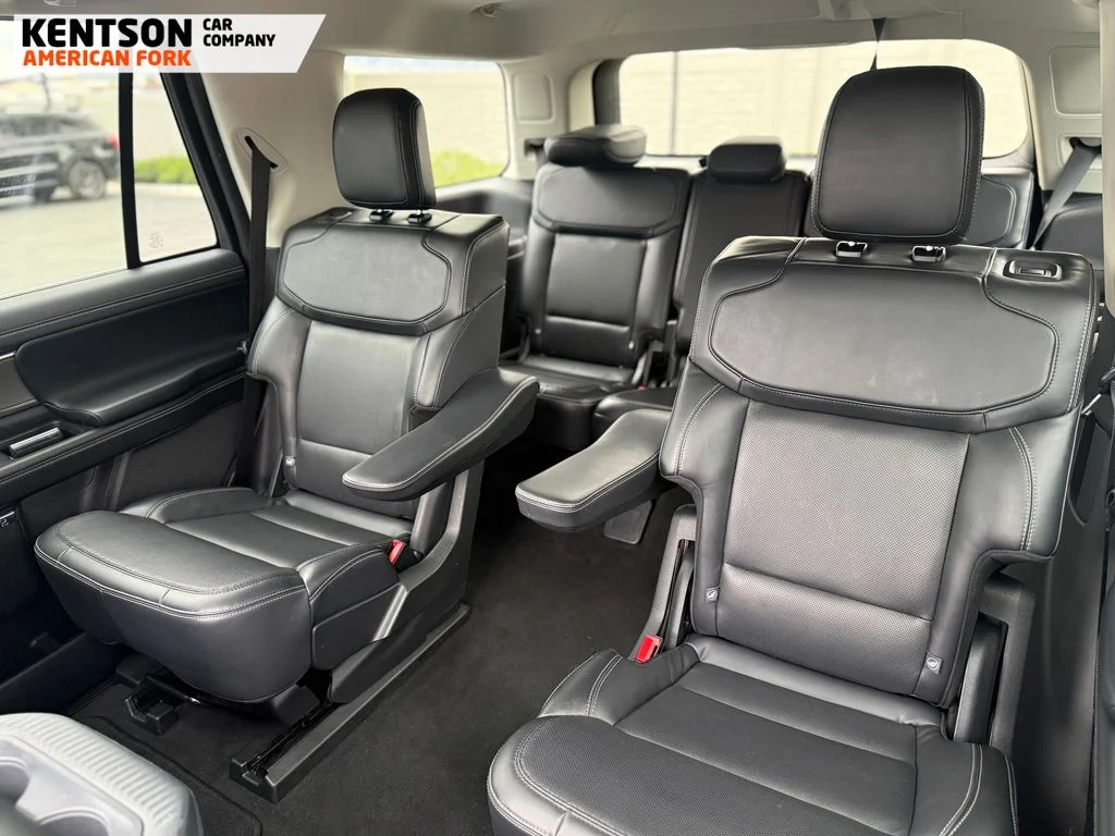 Used 2025 Silver Ford Platinum image 38