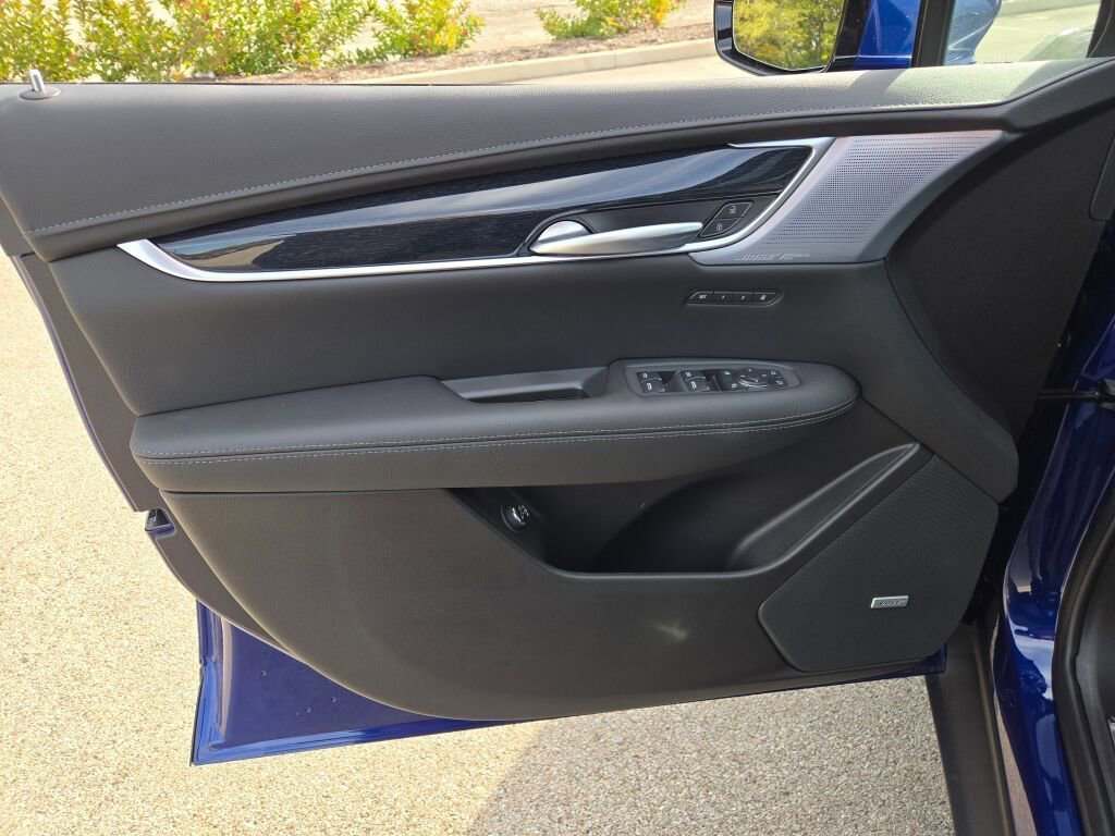 New 2025 Opulent Blue Metallic Cadillac Premium Luxury image 19