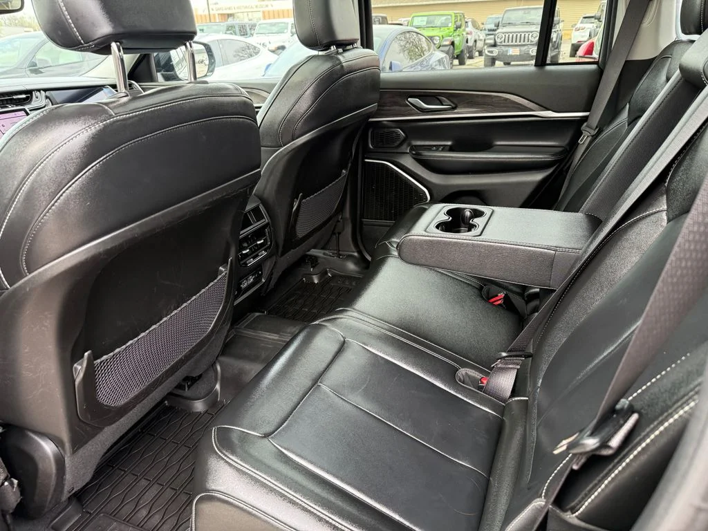 Used 2022 Black Jeep 4xe image 30