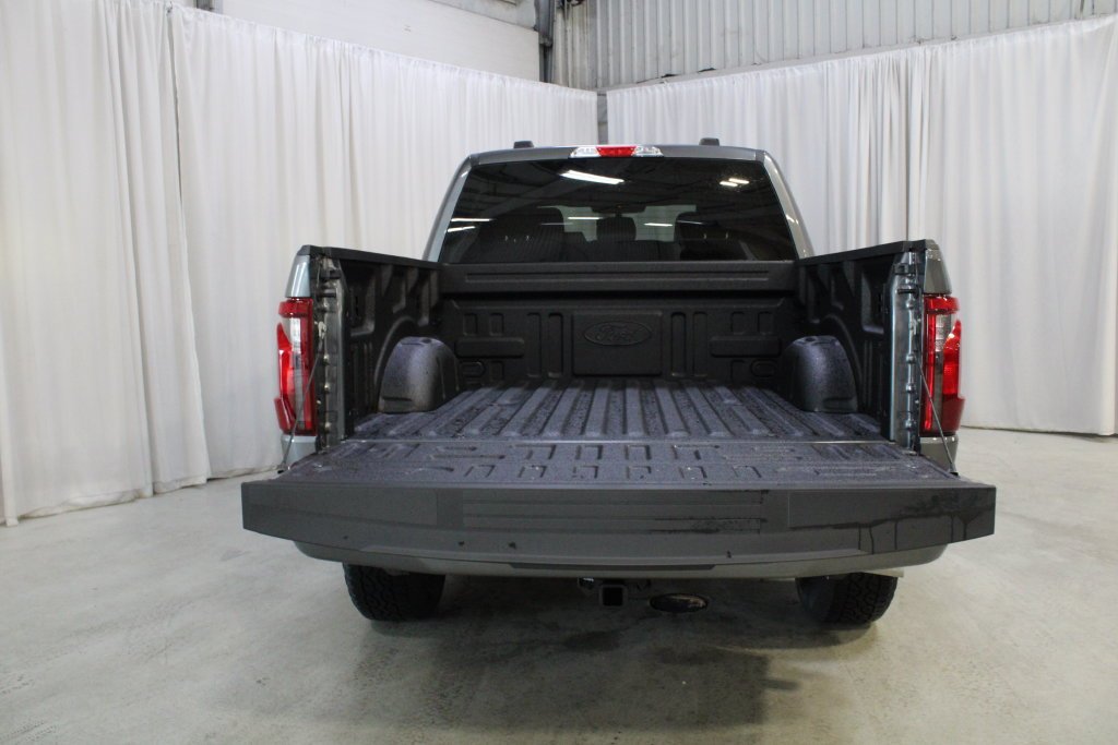 New 2026 Carbonized Gray Metallic Ford XLT image 29