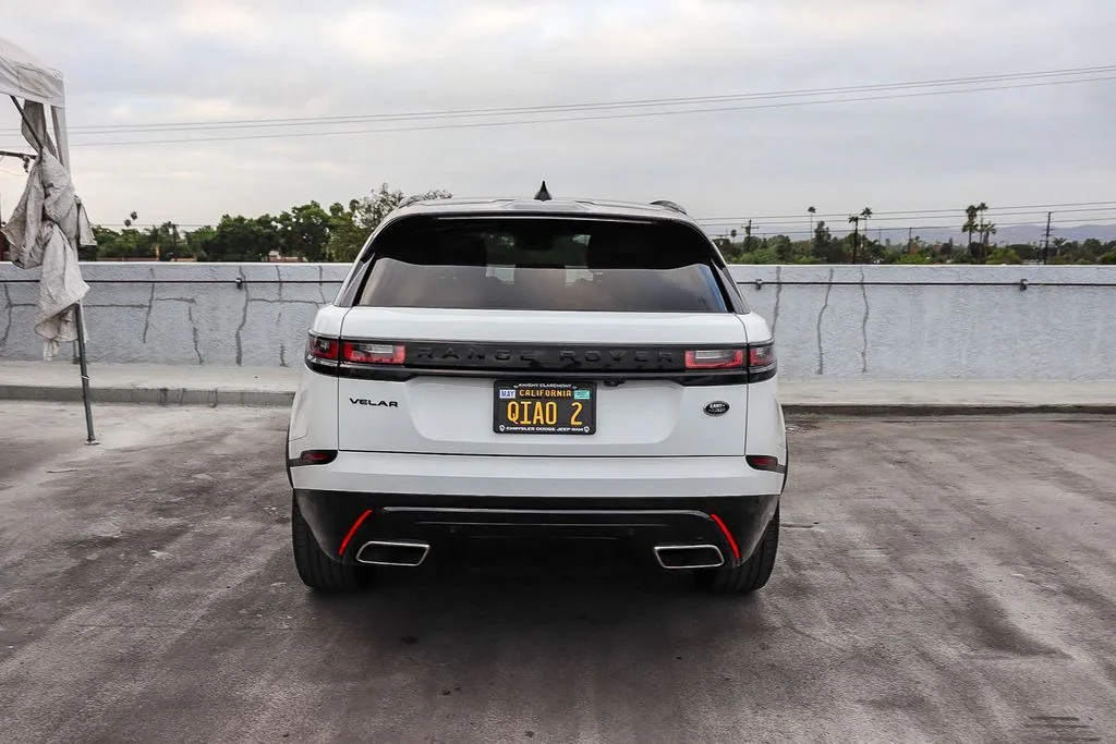 Used 2023  Land Rover R-Dynamic S MHEV image 8
