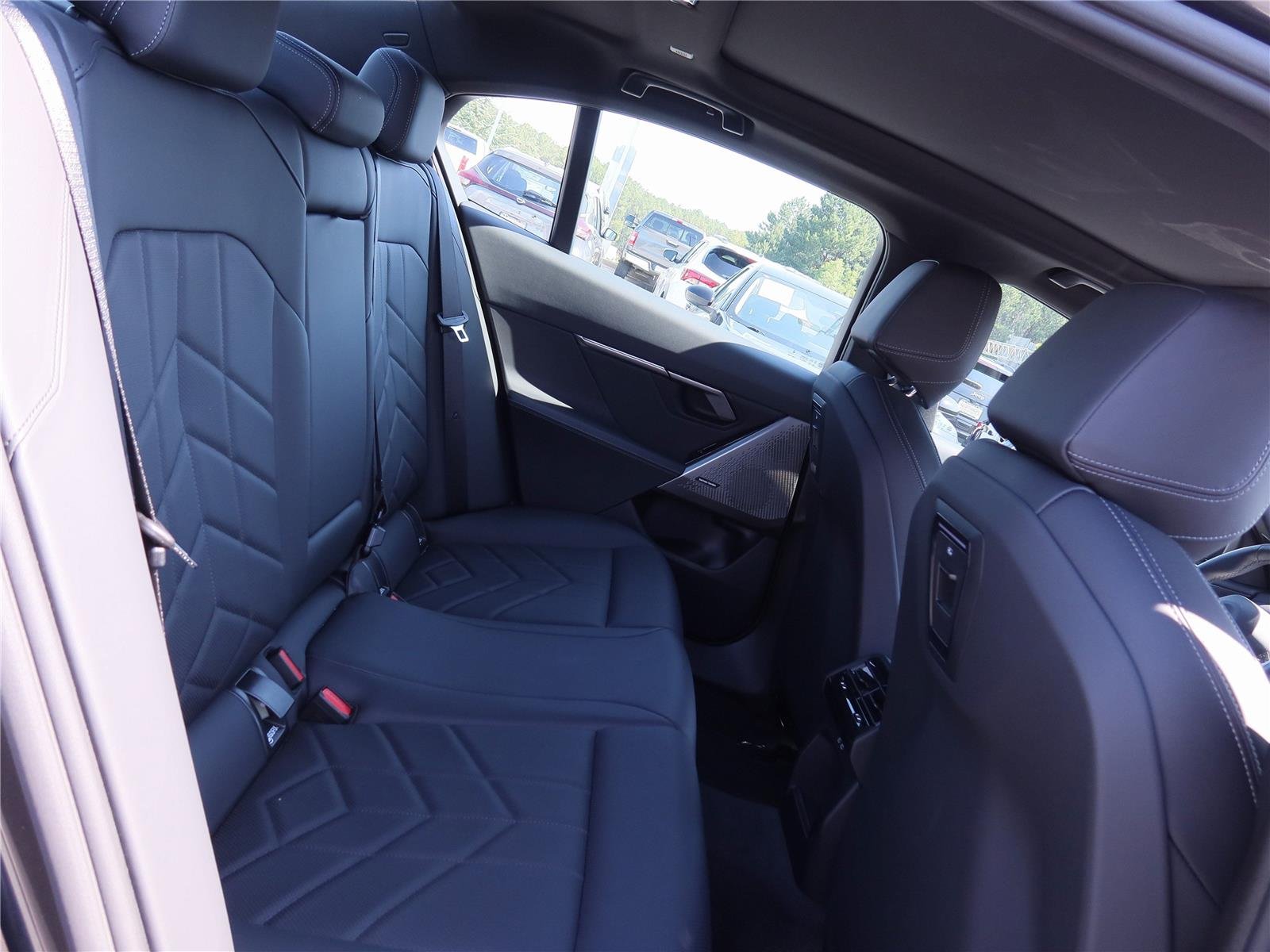 Used 2026 GRAY BMW 530i xDrive image 7