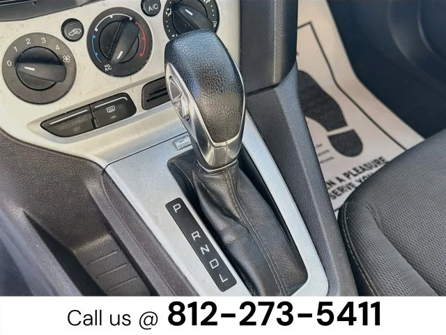Used 2013 Blue Ford SE image 15