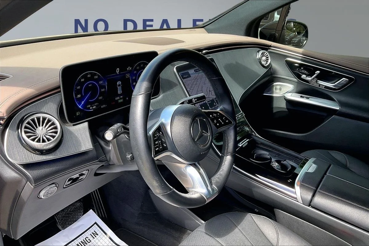 Used 2023 Black Mercedes-Benz 4MATIC® image 17