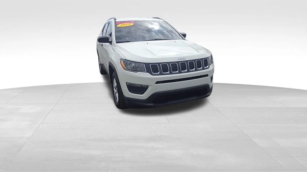 Used 2019 White Clearcoat Jeep Sport image 3