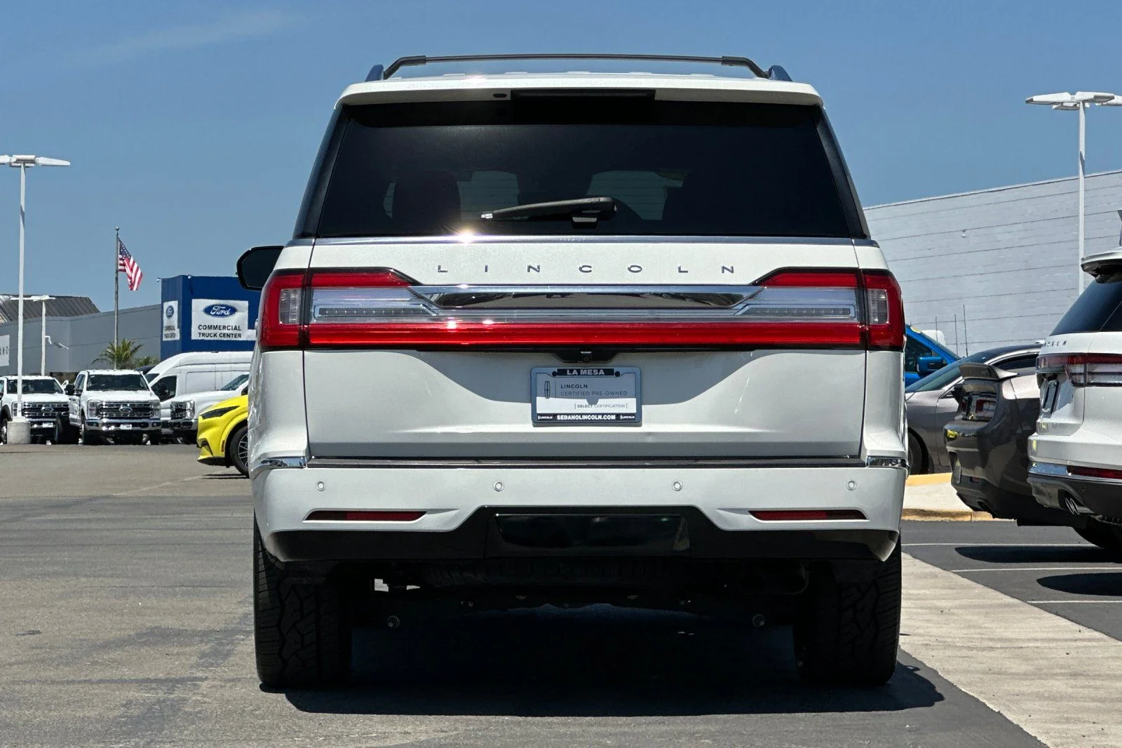 Used 2021 White Lincoln Reserve image 4