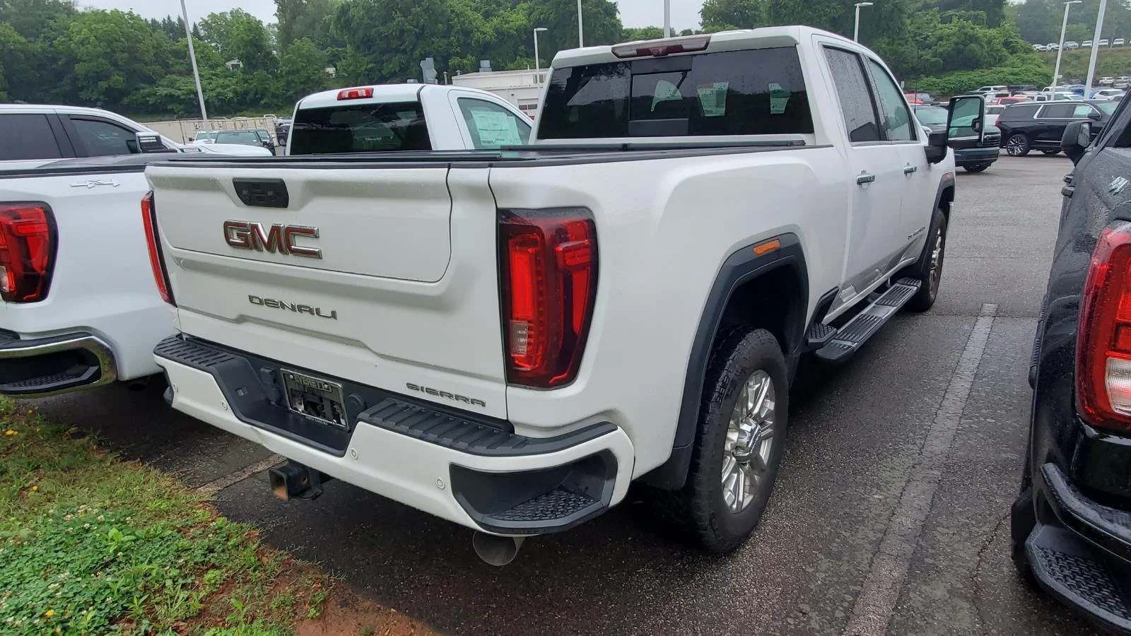 Used 2021 SUMMIT WHITE GMC Denali image 9
