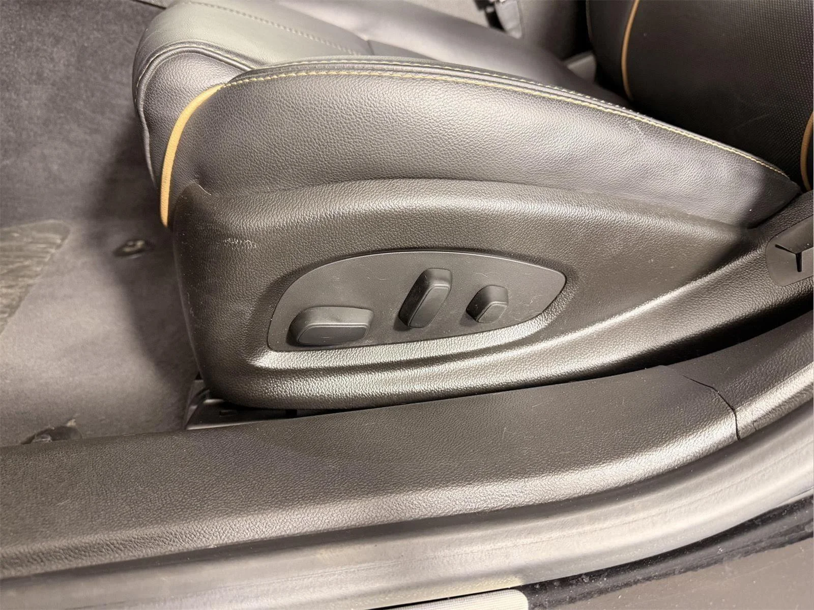 Used 2018 MOSAIC BLACK METALLIC Chevrolet Premier image 13