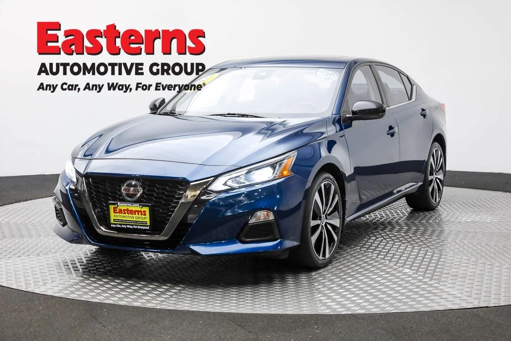 Used 2021 Blue Nissan 2.5 SR image 1