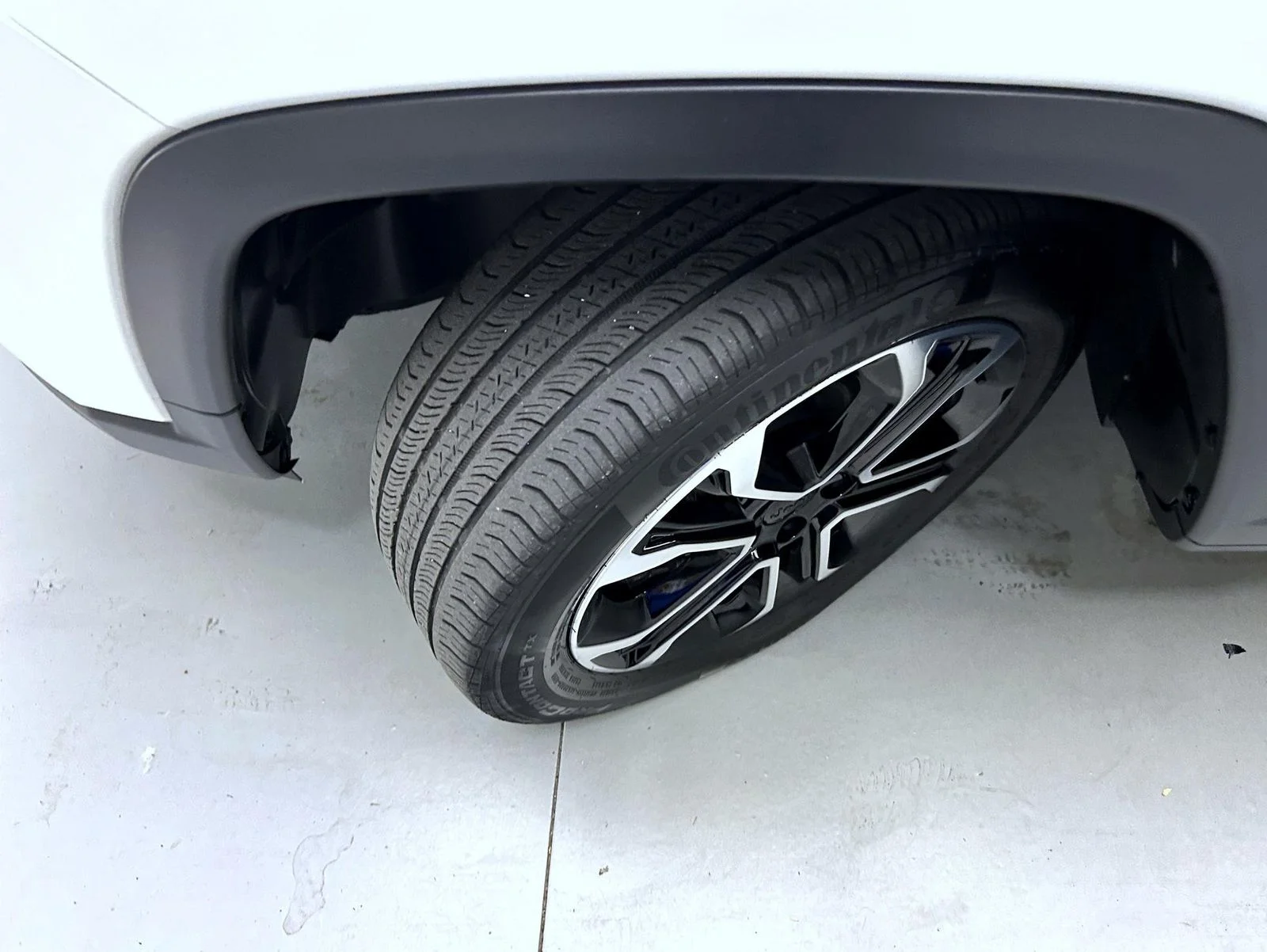 Used 2023 White Jeep Limited image 23