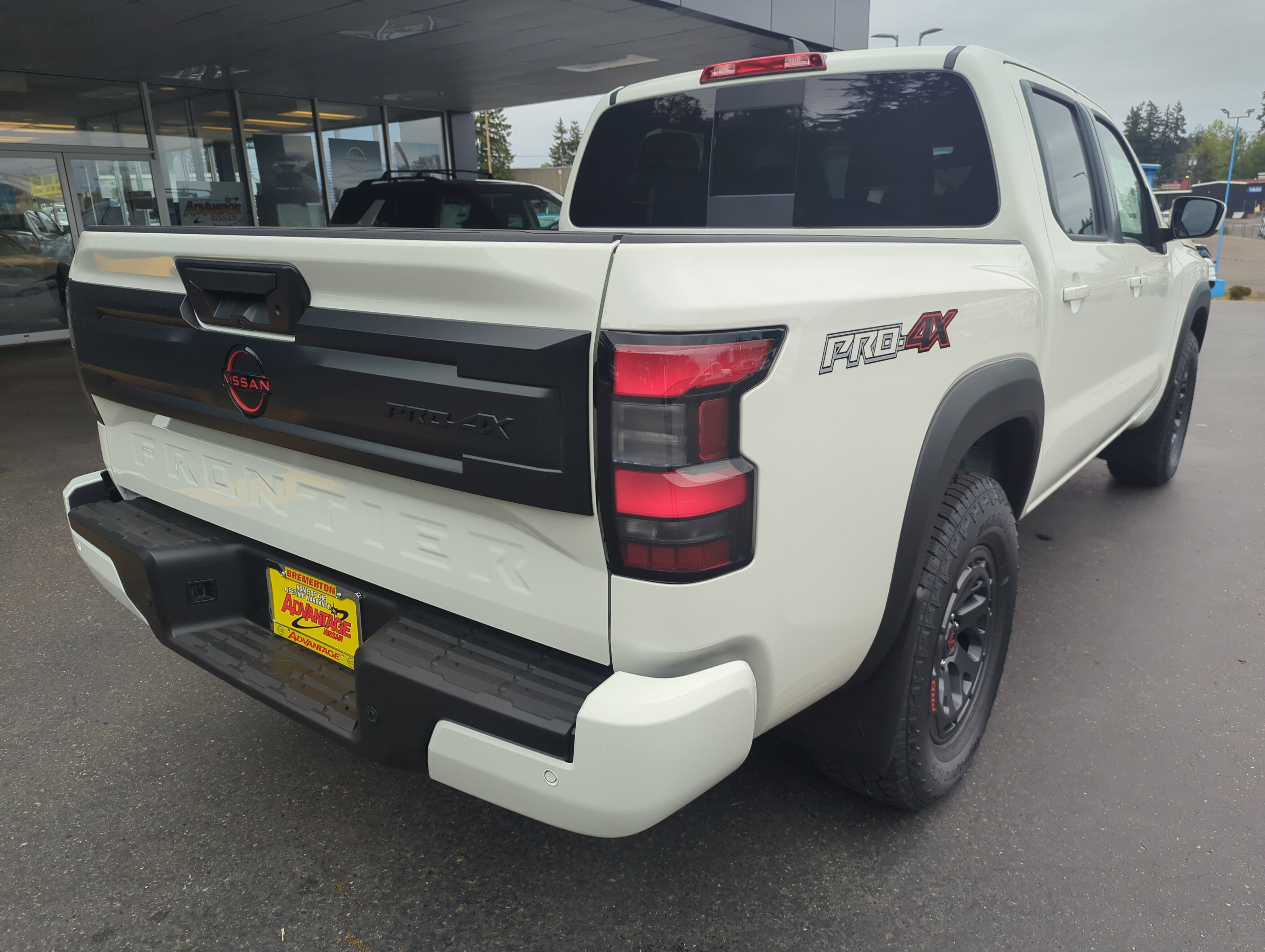 New 2026 Glacier White Nissan PRO-4X image 5