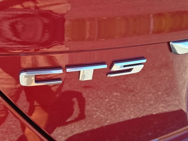Used 2020 Red Cadillac Sport image 5