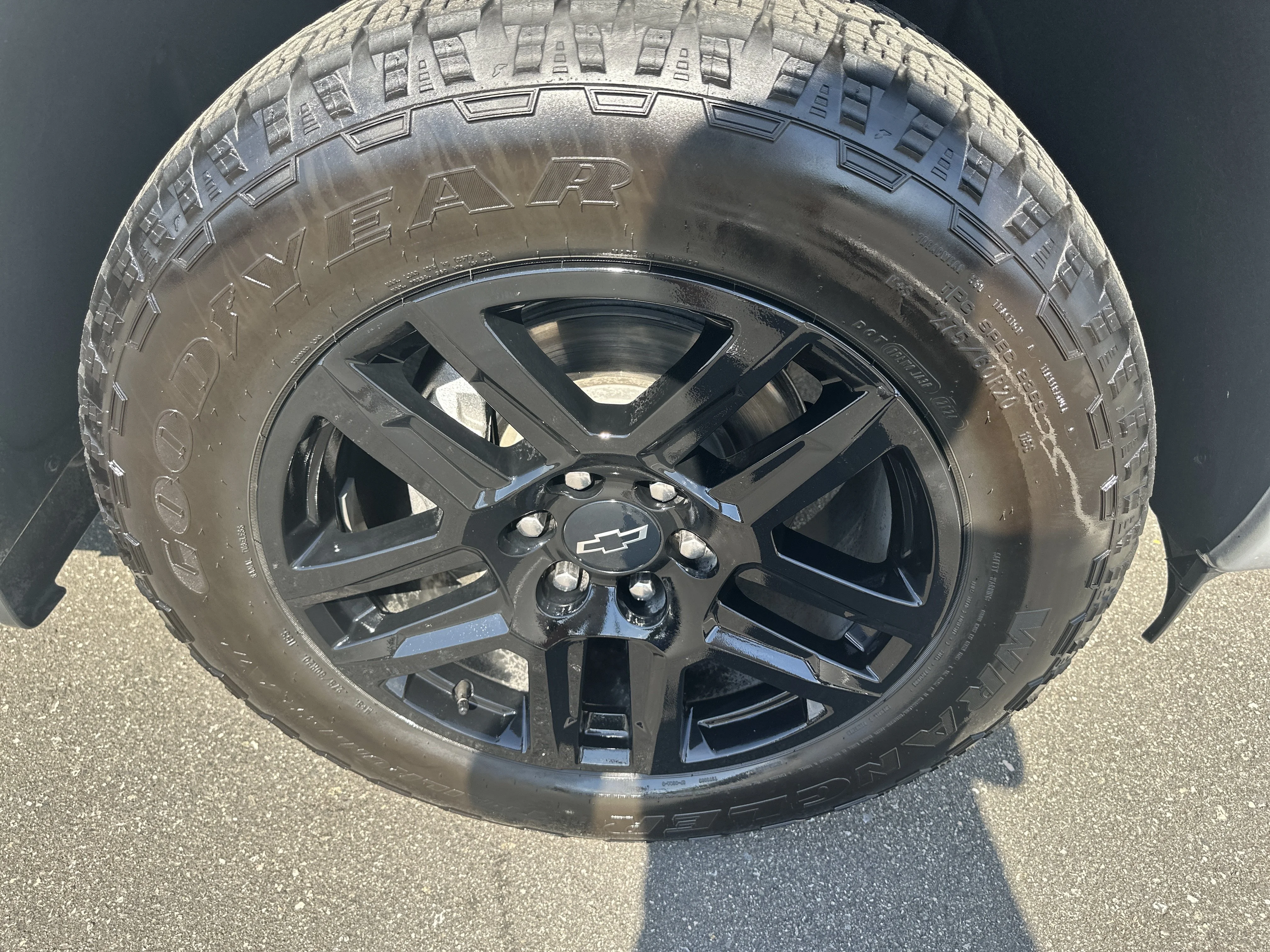 Used 2025 Slate Gray Metallic Chevrolet Custom image 28