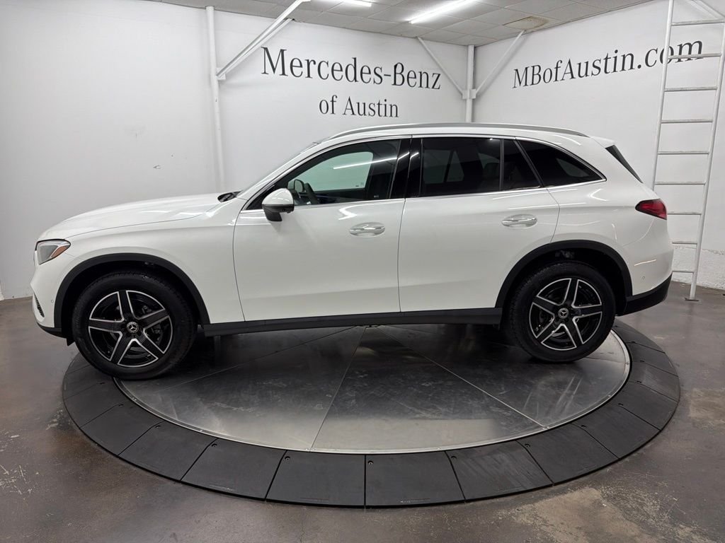 New 2027 Polar White Mercedes-Benz GLC 300 image 4