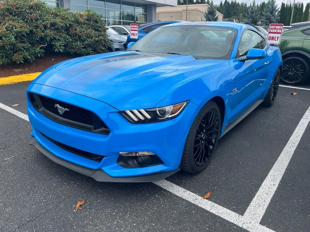 Used 2017 Grabber Blue Ford GT Premium image 3