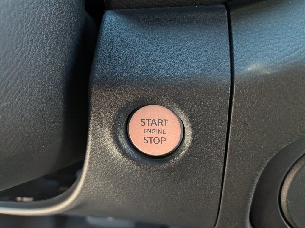 Used 2022  Nissan PRO-X image 15