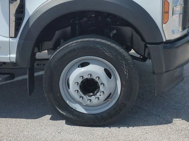 2025 Ford F-450 Super Duty Chassis Cab XL - Photo 11