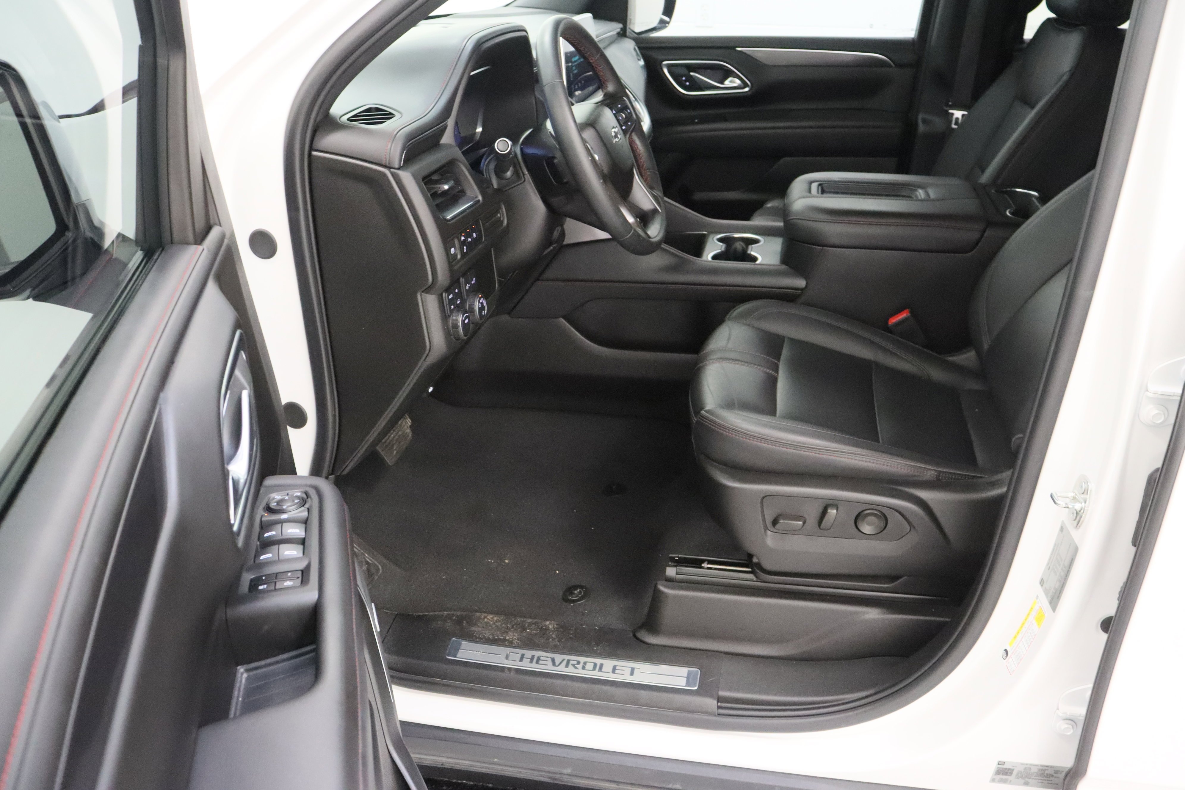 Used 2023 Iridescent Pearl Tricoat Chevrolet RST 5.3L image 15