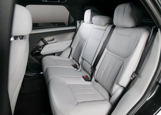 Used 2023 Carpathian Gray Premium Metallic Land Rover SE image 14