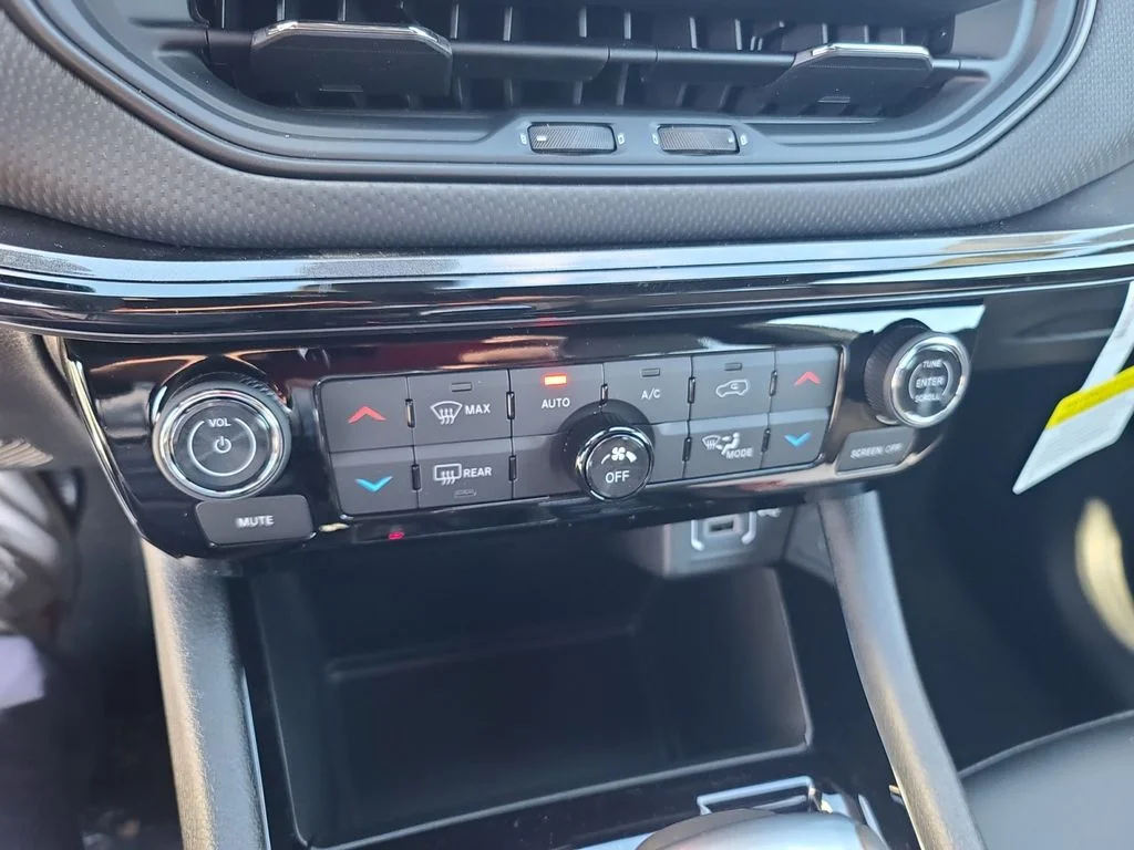 New 2026 White Jeep Limited image 21
