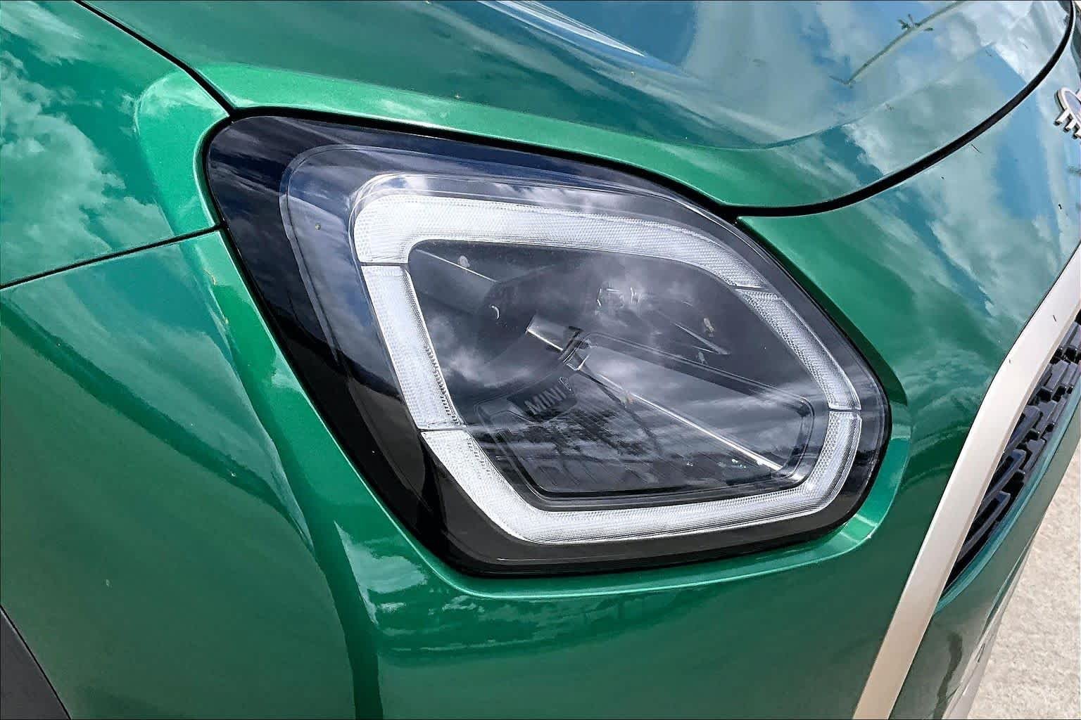 New 2026 British Racing Green IV Metallic MINI Signature Plus image 13
