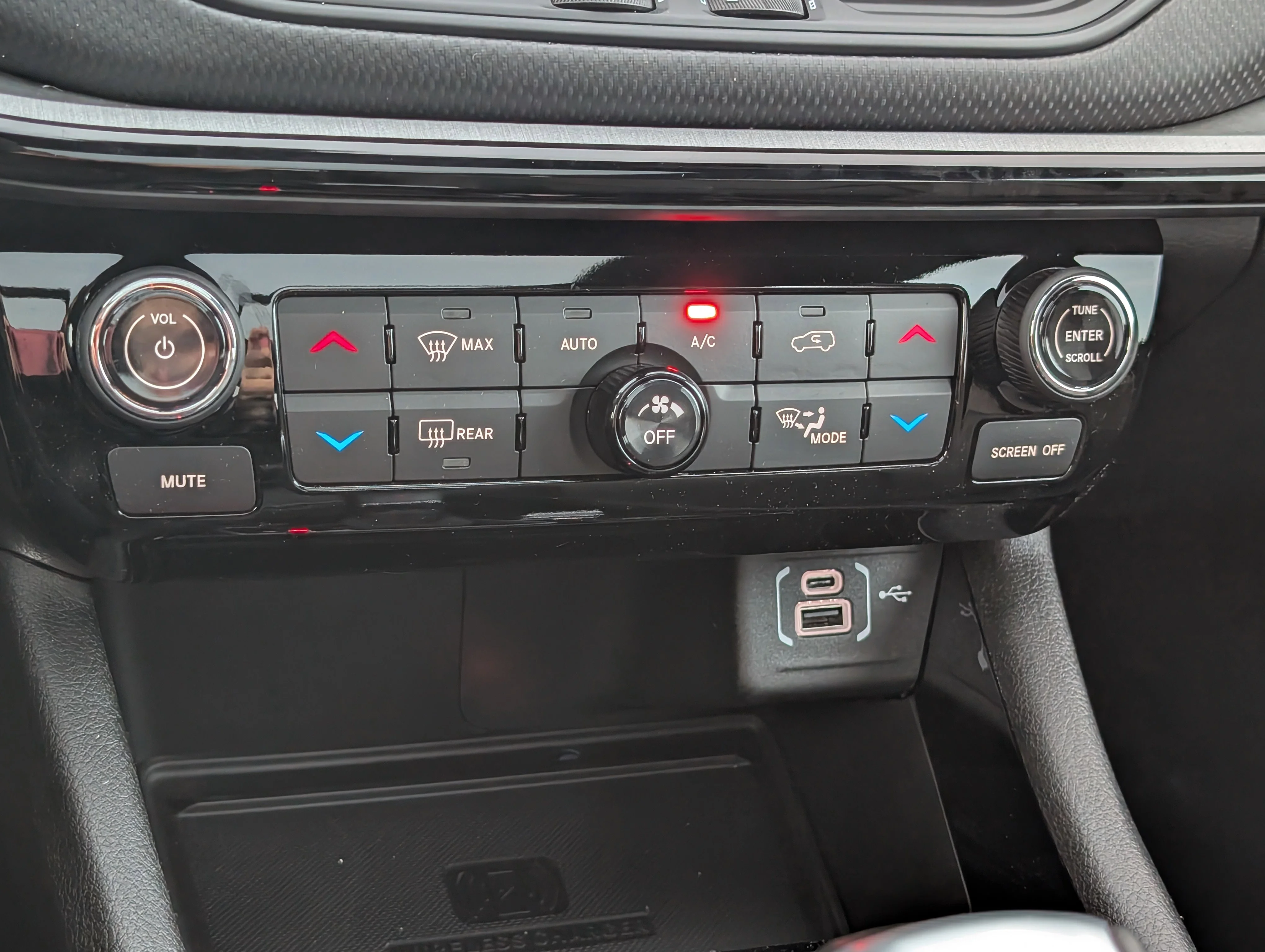 New 2025 Diamond Black Crystal Pearl Jeep Trailhawk Elite image 29
