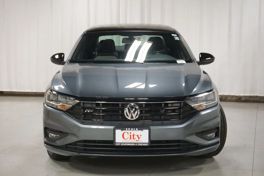 Used 2019 Platinum Gray Metallic Volkswagen R-Line image 9