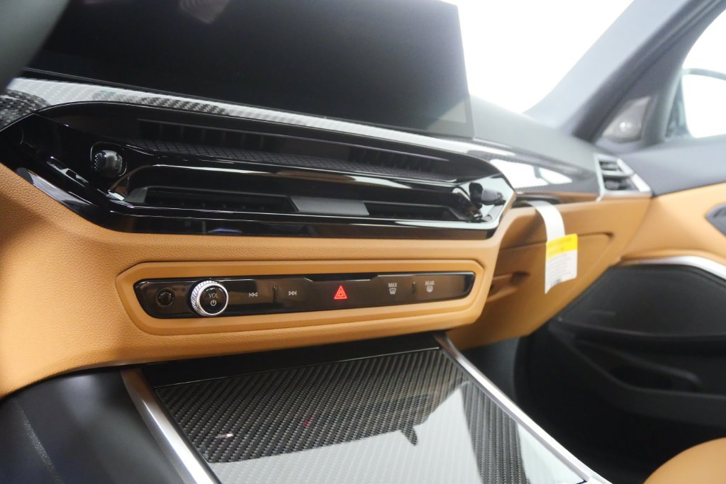 Used 2026 Alpine White BMW M340i image 21