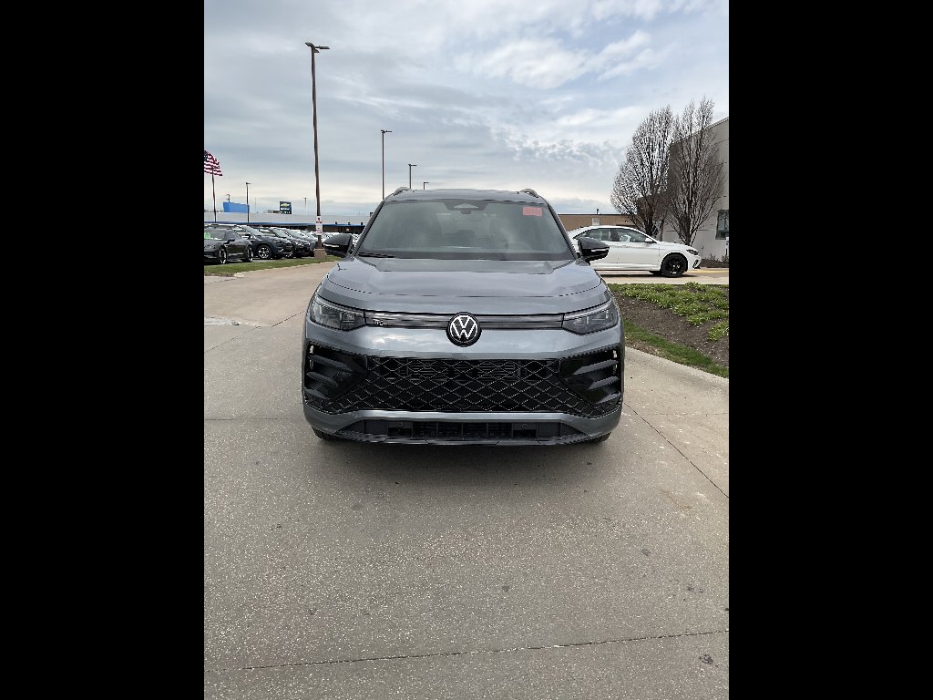 New 2026 Platinum Gray Metallic Volkswagen SE R-Line Black 4Motion image 2