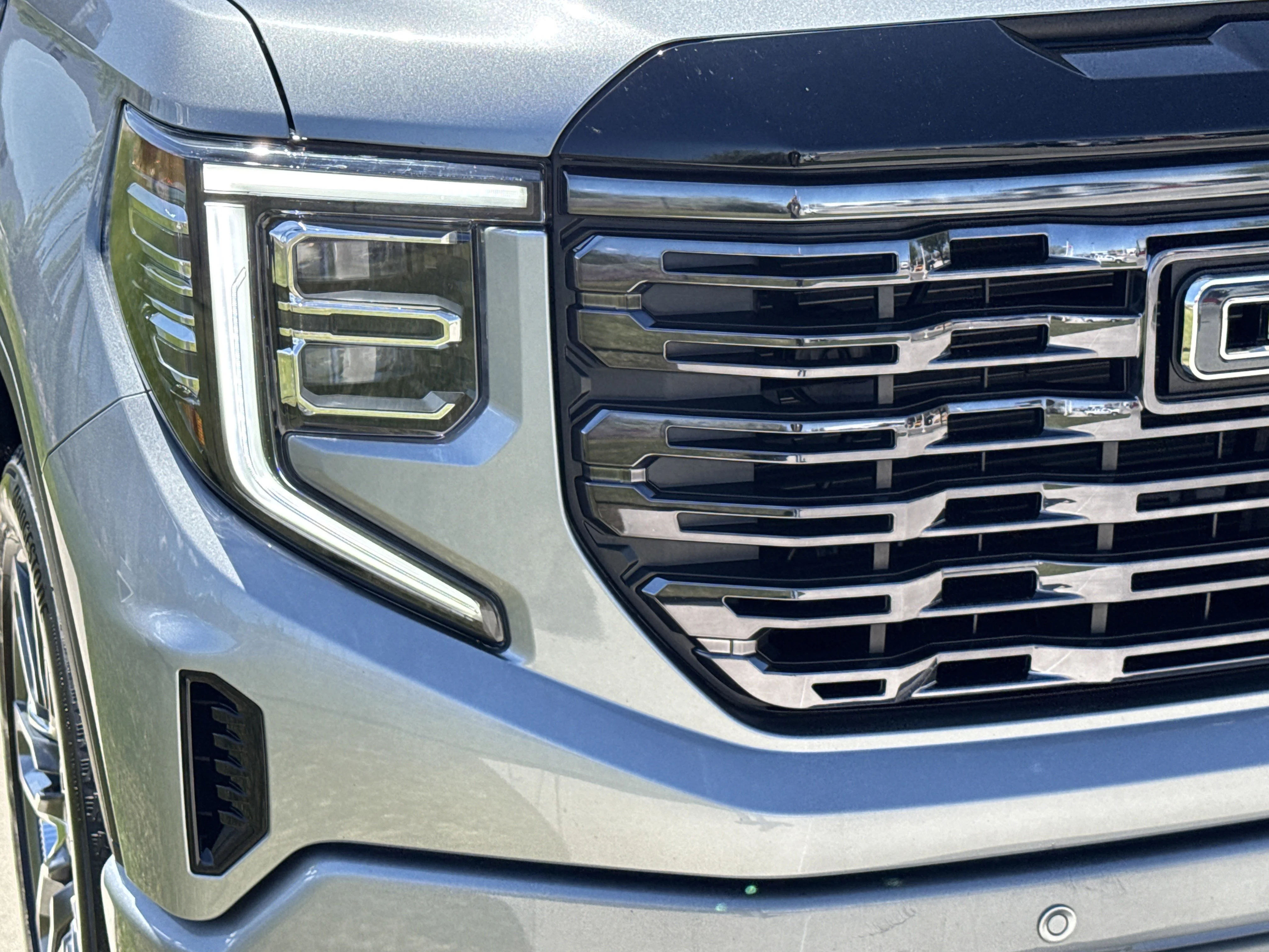 Used 2025 Sterling Metallic GMC Denali Ultimate image 11