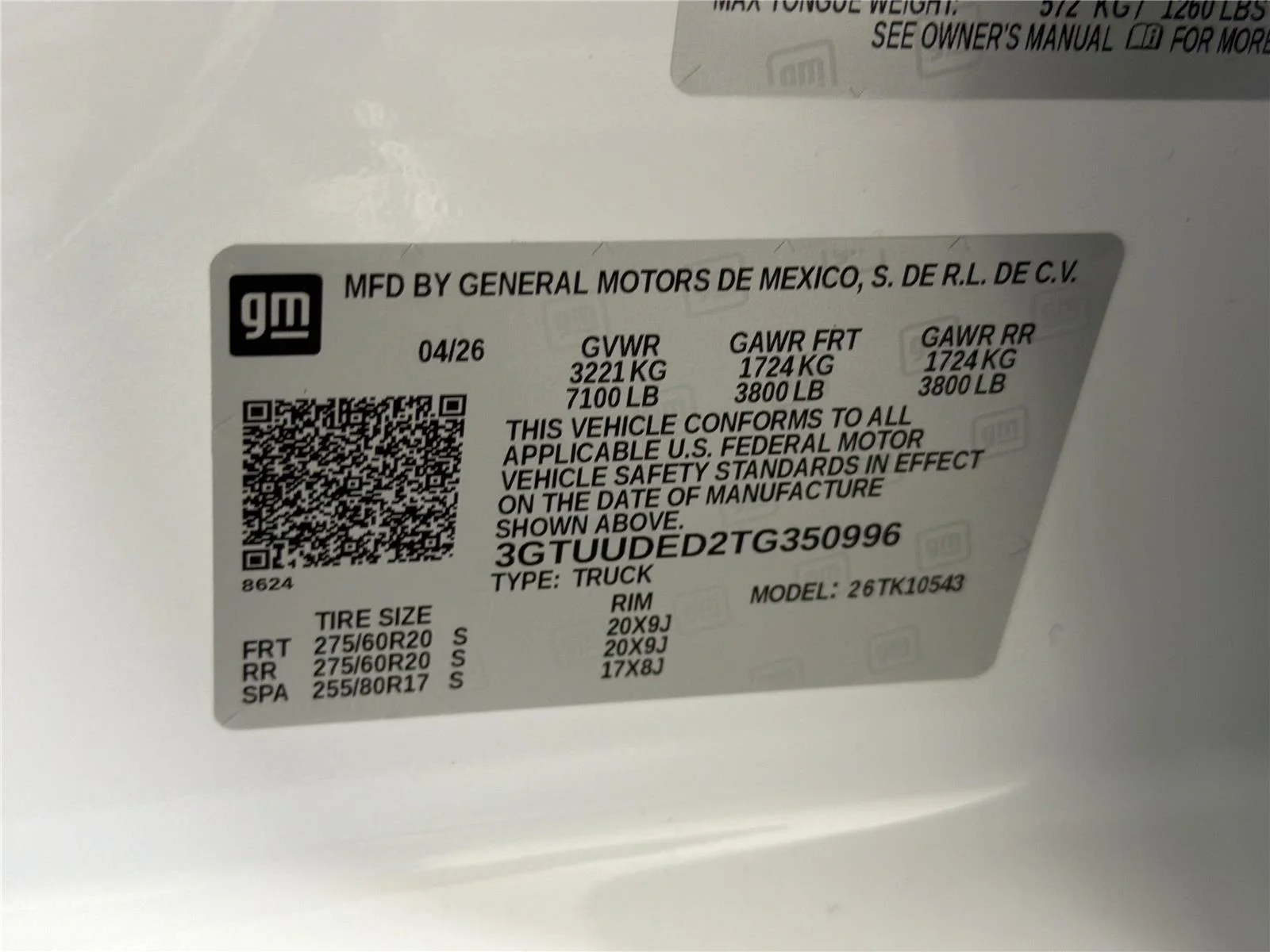 New 2026 Summit White GMC SLT image 30
