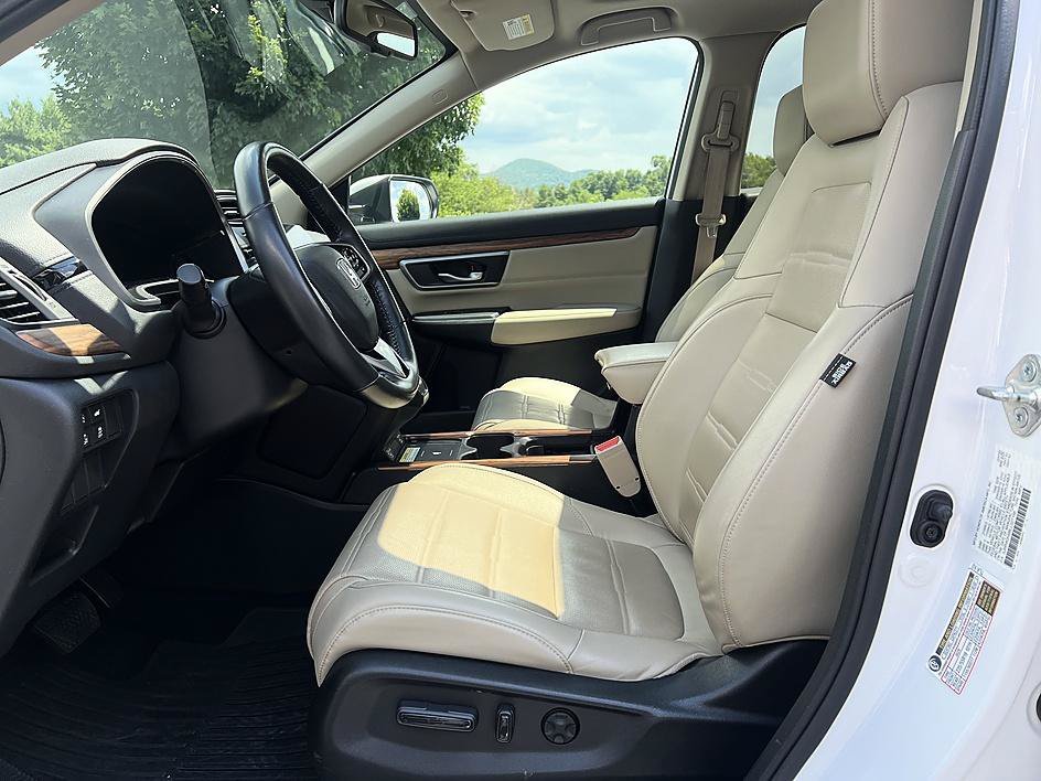 Used 2020 Platinum White Pearl Honda Touring image 11