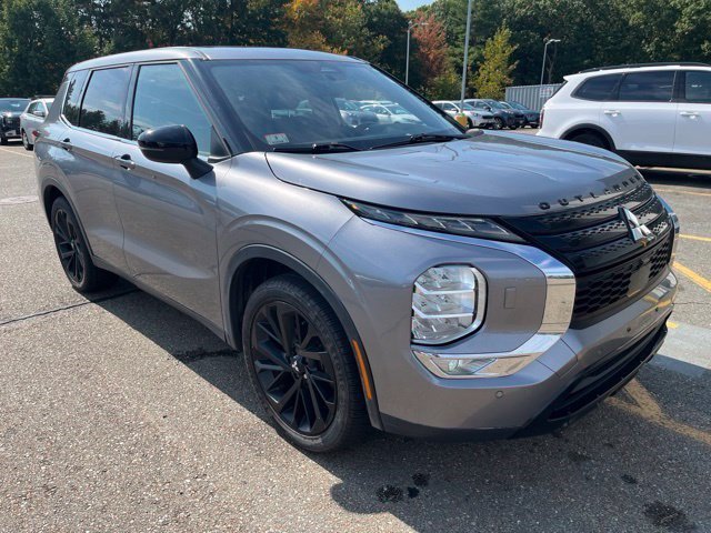 2022 Mitsubishi Outlander Black Edition
