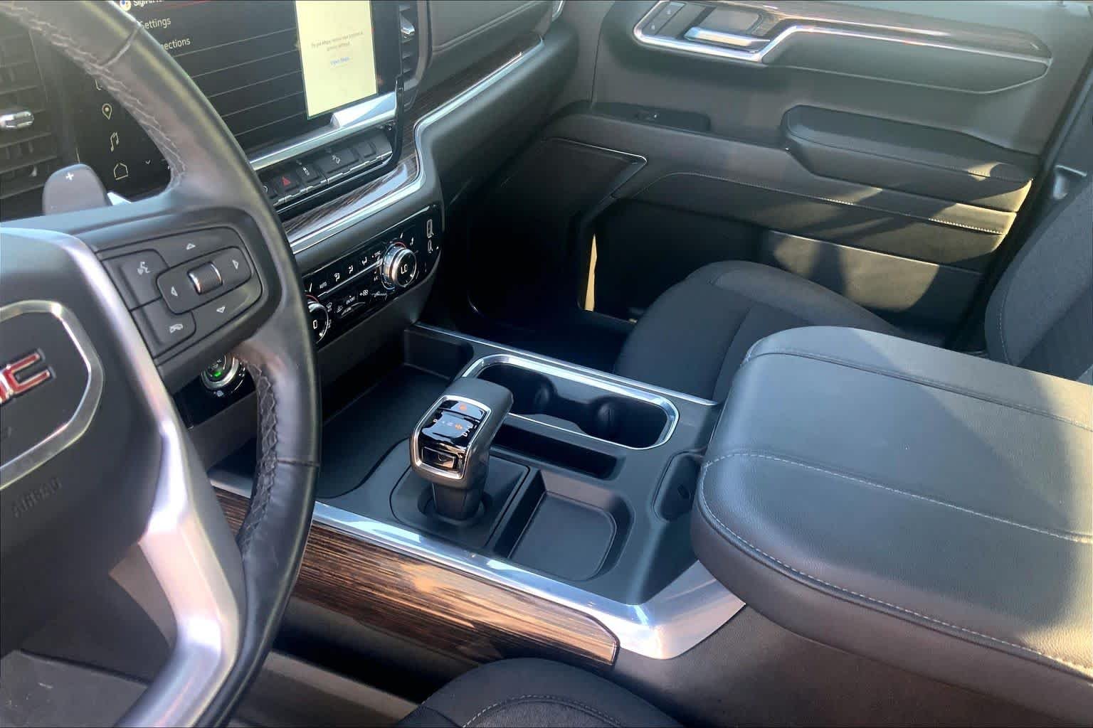 Certified Used 2024 Dynamic Blue Metallic GMC Elevation image 15