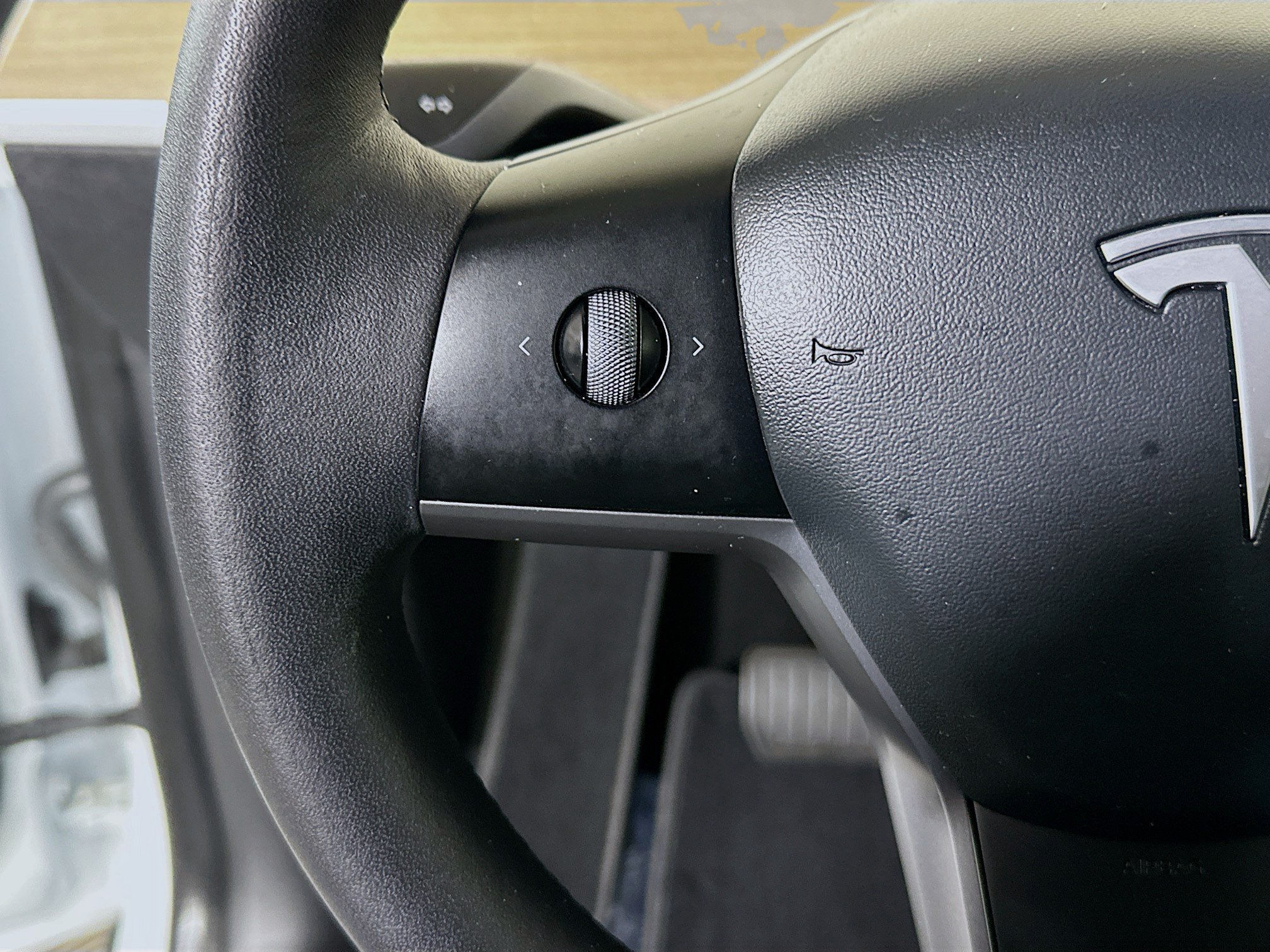 Used 2021 White Tesla Standard Range image 16