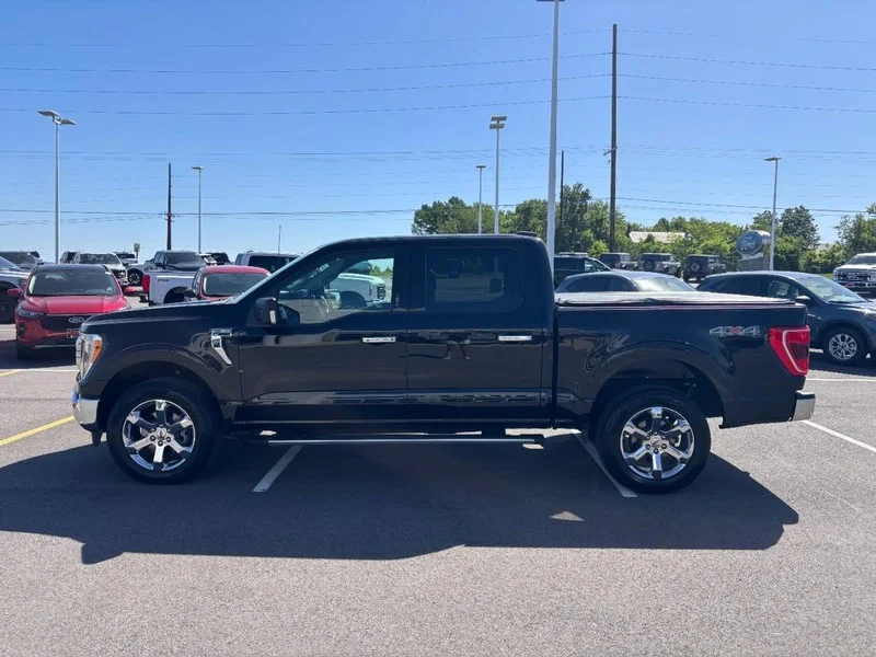 Used 2023 Agate Black Metallic Ford XLT image 6