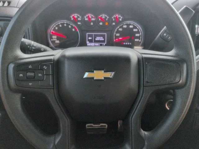 Used 2025 White Chevrolet Custom image 26