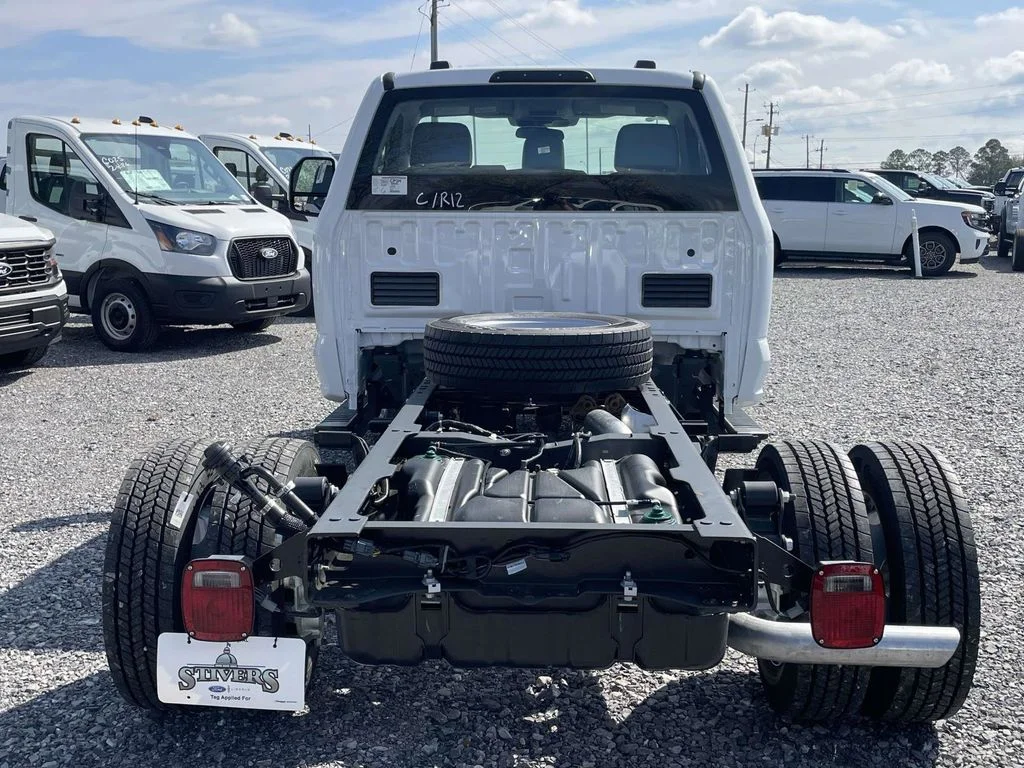 New 2026 Oxford White Ford F-450® XL image 4